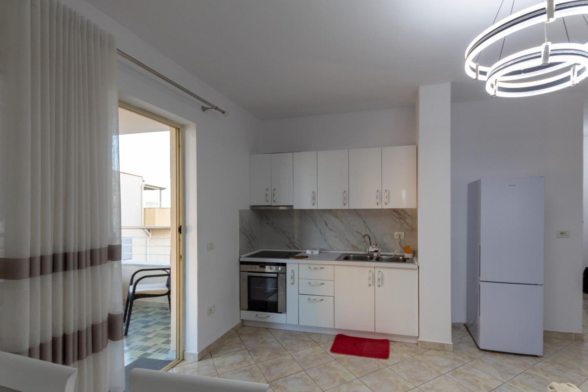 Appartement Spacious 2 Bedroom In Durrës