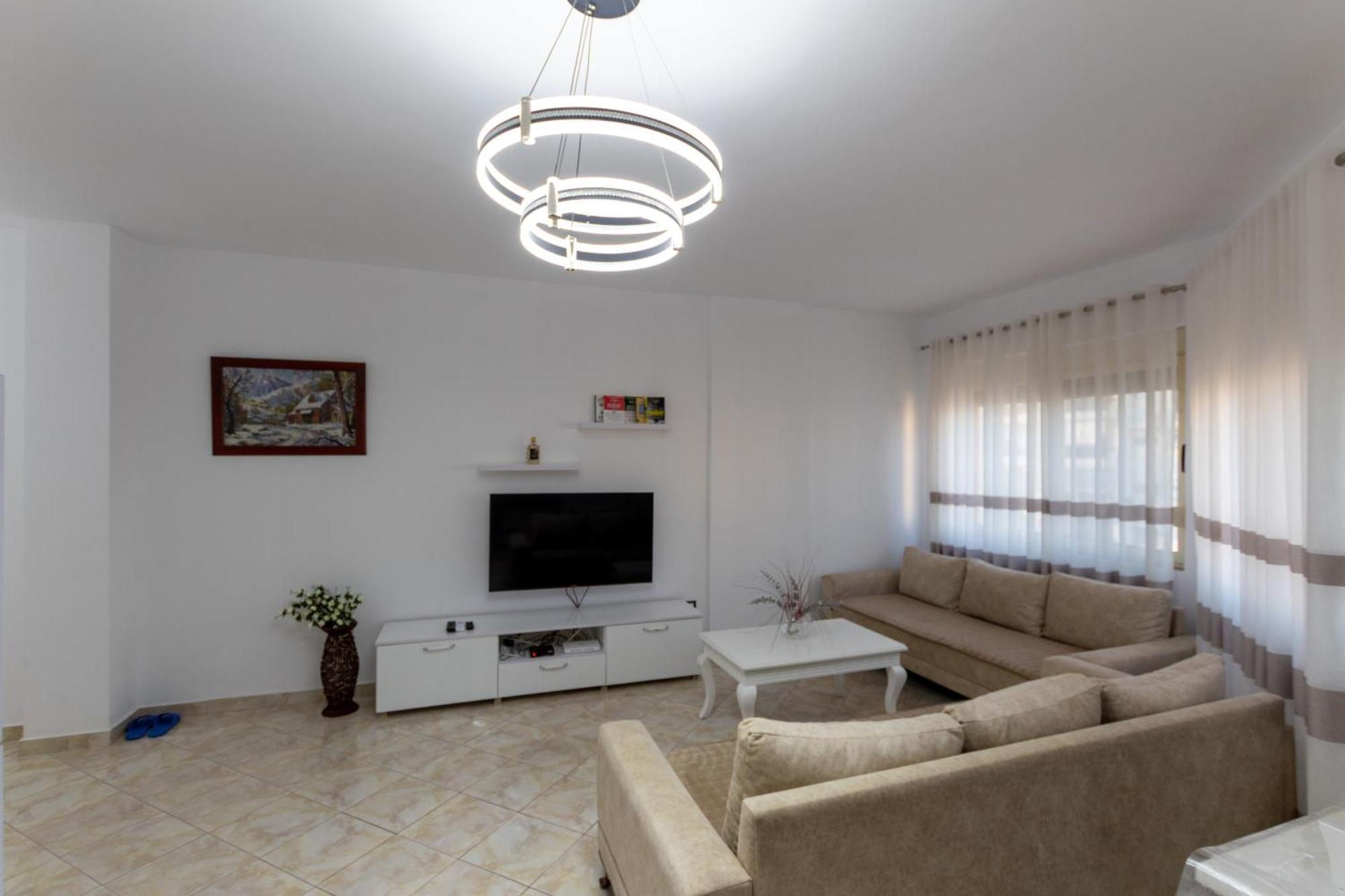 Spacious 2 Bedroom In *