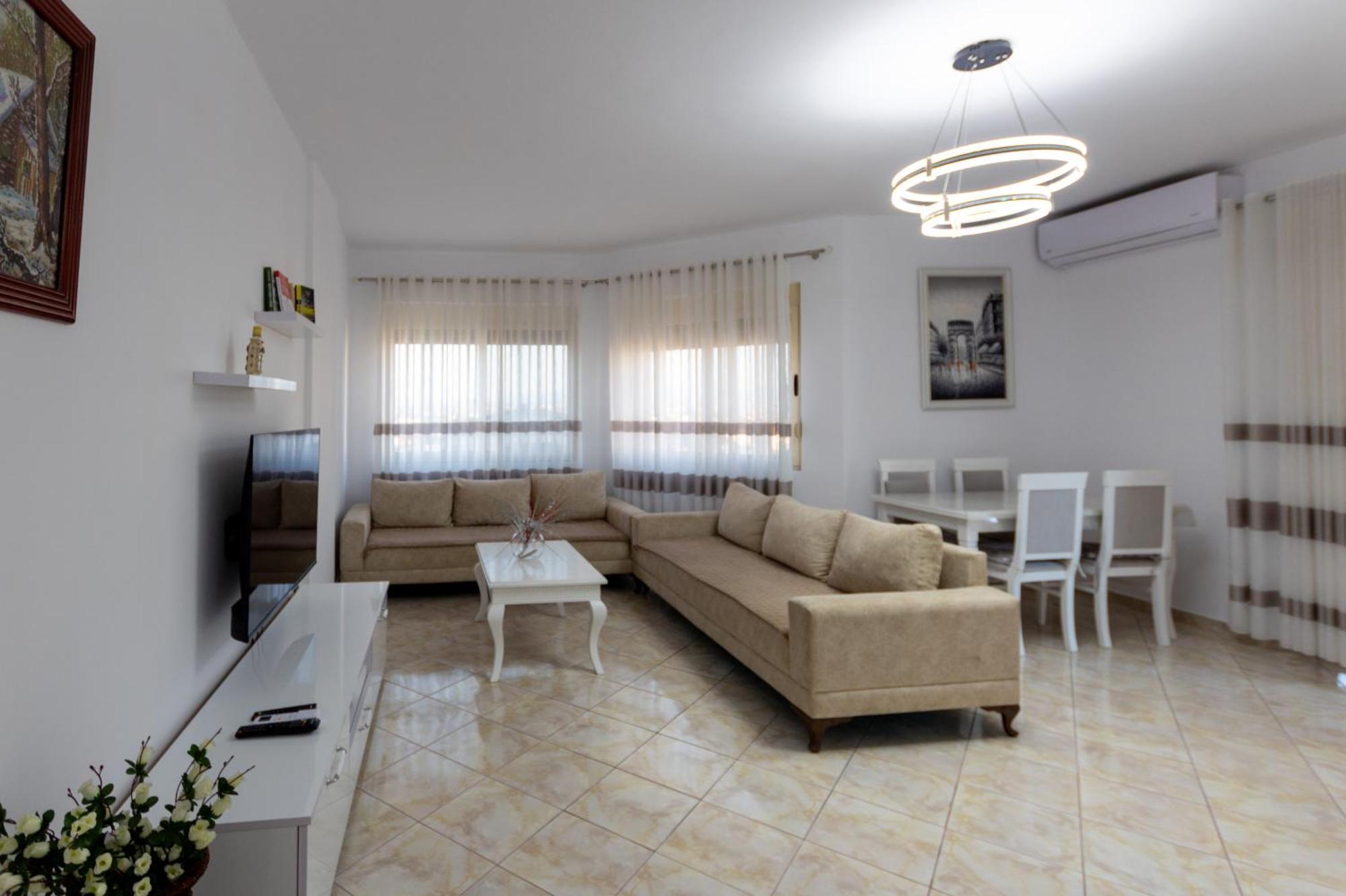 Appartement Spacious 2 Bedroom In Durrës